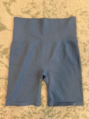 High-Waist Ribbed Women’s New Balance Bike Shorts - Light Blue